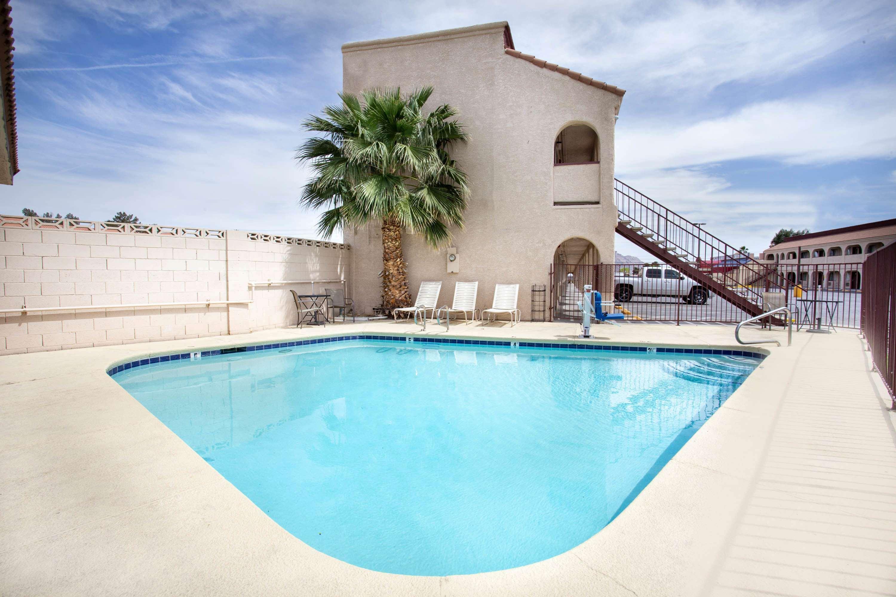 Super 8 By Wyndham Las Vegas Nellis Afb Area Buitenkant foto