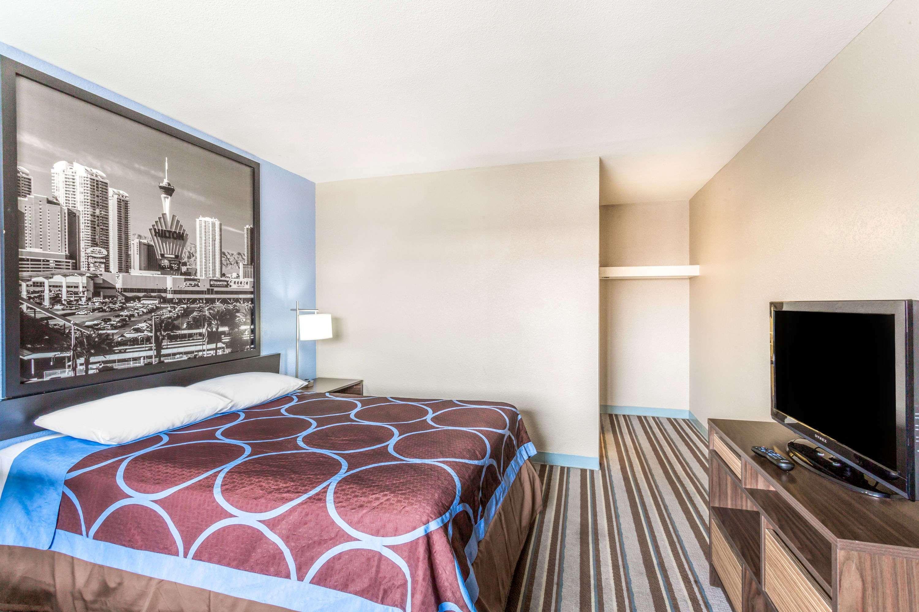 Super 8 By Wyndham Las Vegas Nellis Afb Area Buitenkant foto
