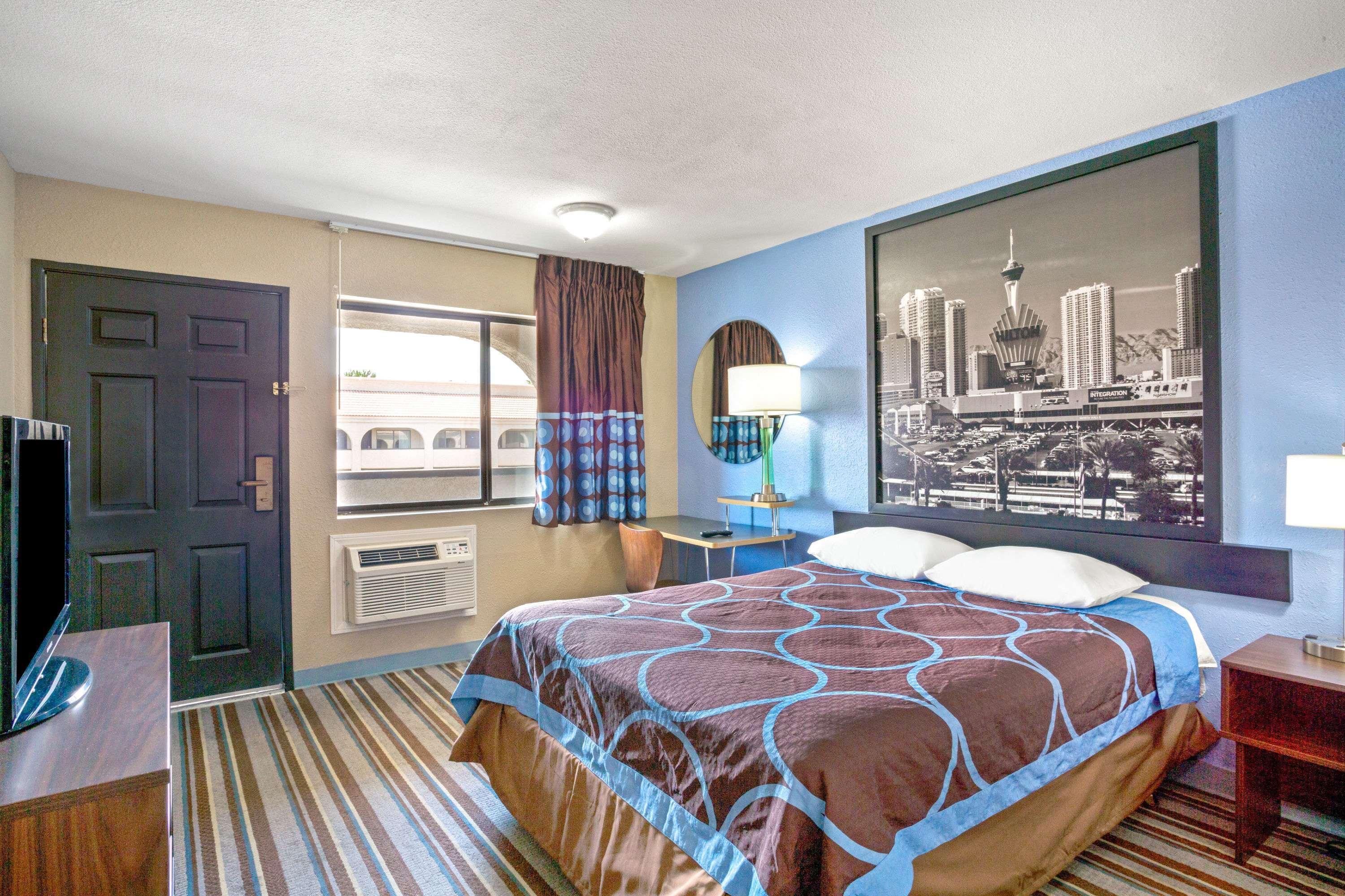 Super 8 By Wyndham Las Vegas Nellis Afb Area Buitenkant foto