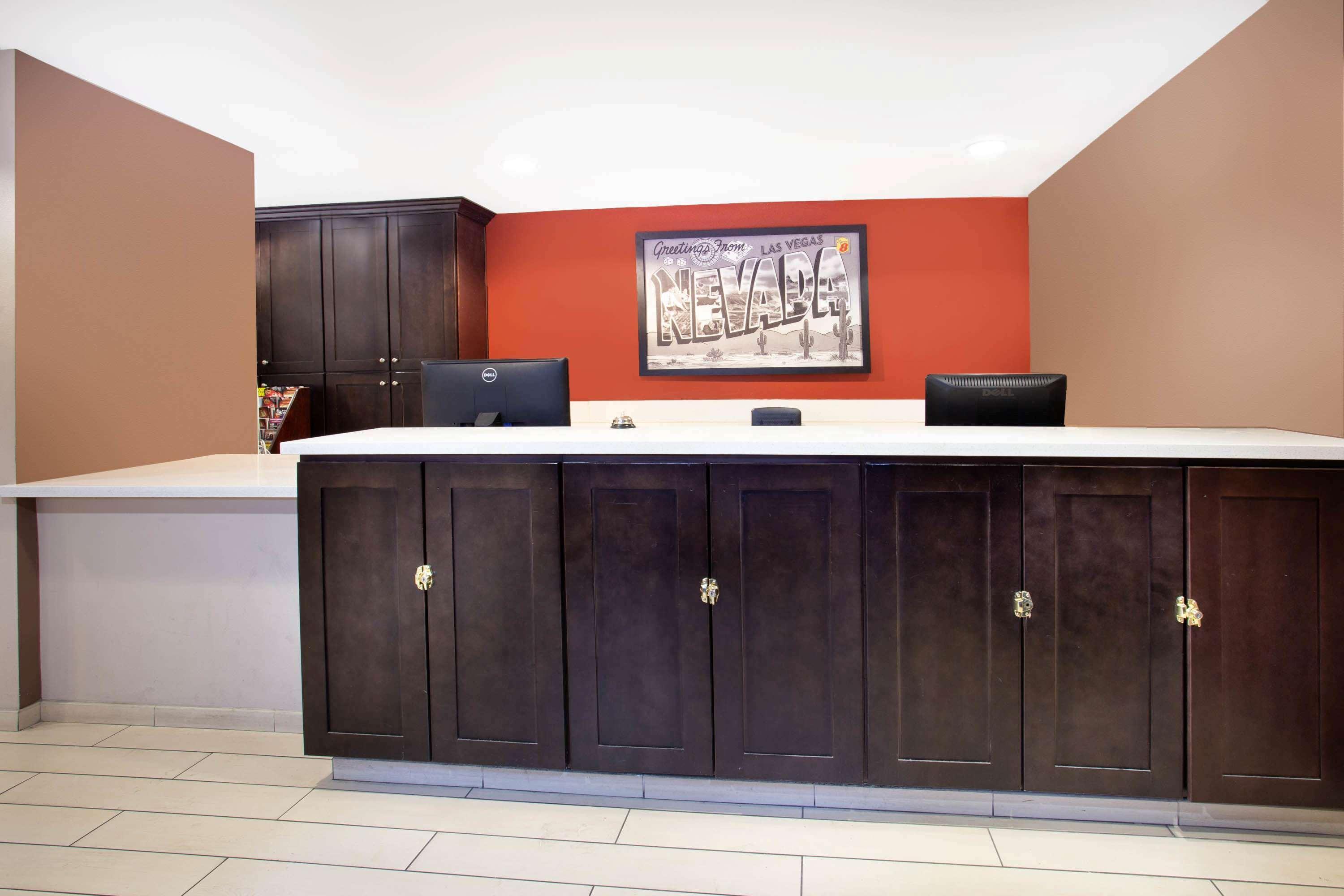 Super 8 By Wyndham Las Vegas Nellis Afb Area Buitenkant foto